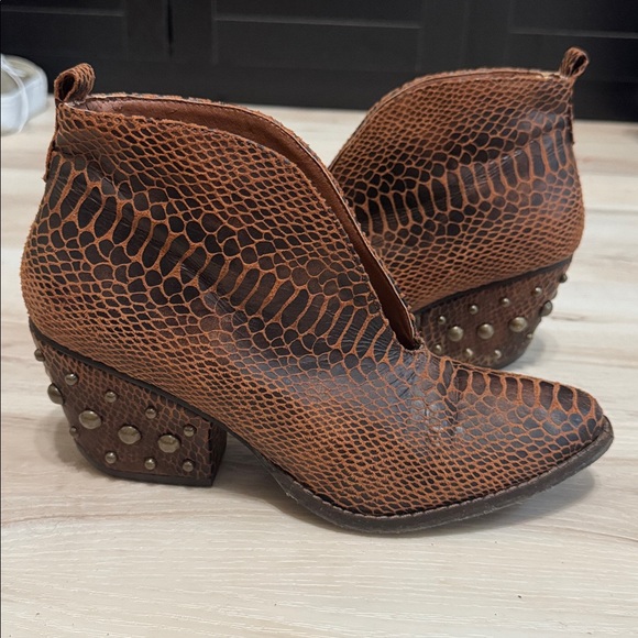 Coconuts by Matisse Roper Split Bootie - Picture 3 of 7